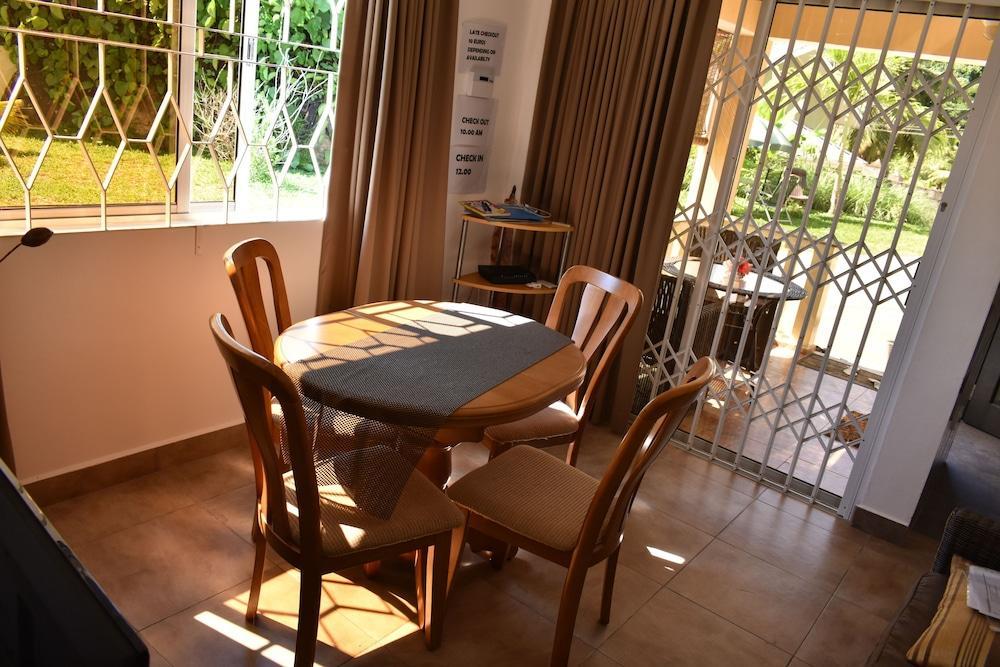 Zeph Self Catering Apartment Baie Lazare  Luaran gambar