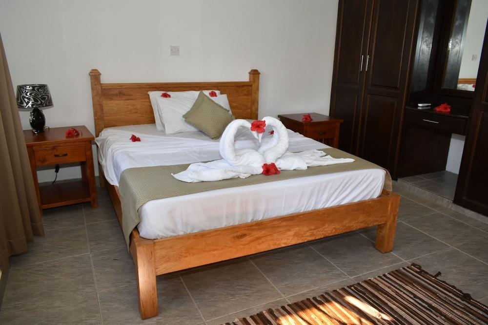 Zeph Self Catering Apartment Baie Lazare  Luaran gambar