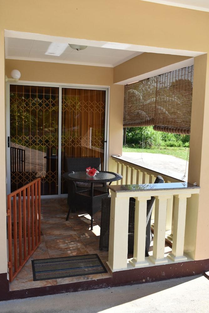 Zeph Self Catering Apartment Baie Lazare  Luaran gambar