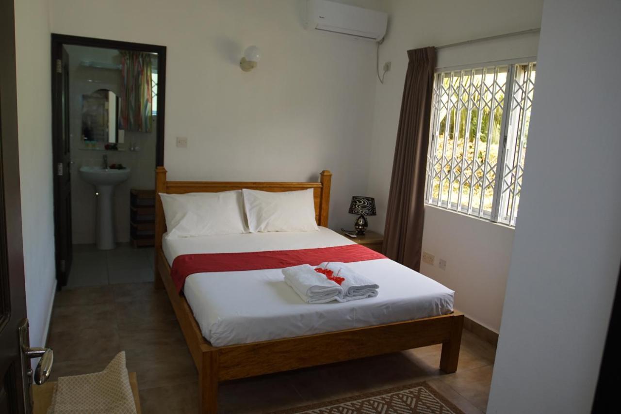 Zeph Self Catering Apartment Baie Lazare  Luaran gambar