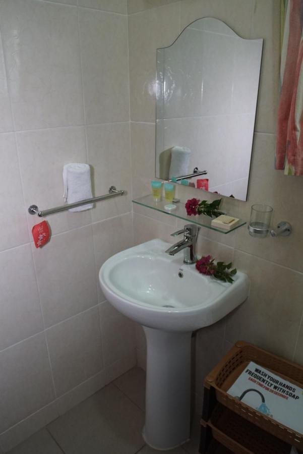 Zeph Self Catering Apartment Baie Lazare  Luaran gambar