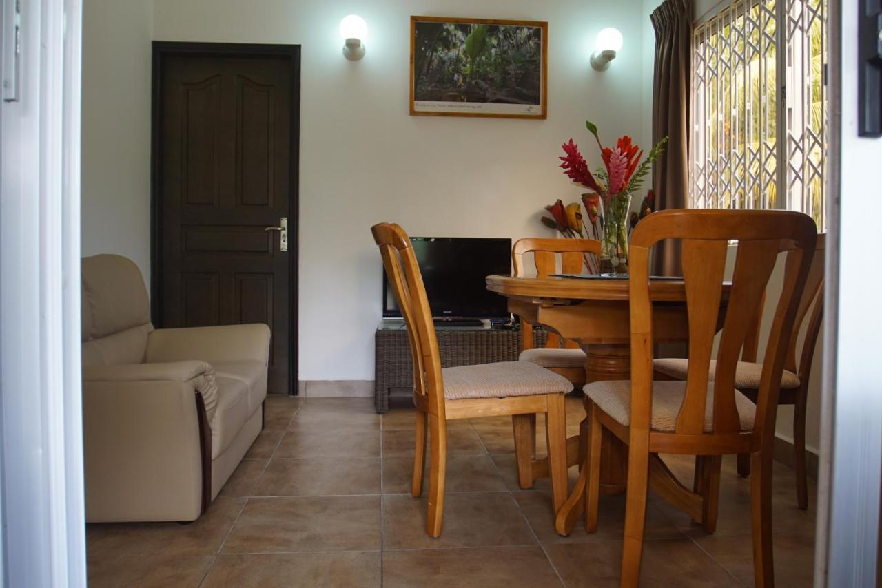 Zeph Self Catering Apartment Baie Lazare  Luaran gambar