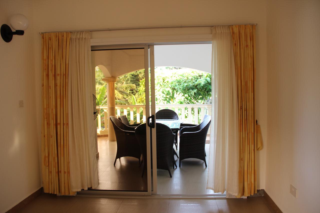 Zeph Self Catering Apartment Baie Lazare  Luaran gambar